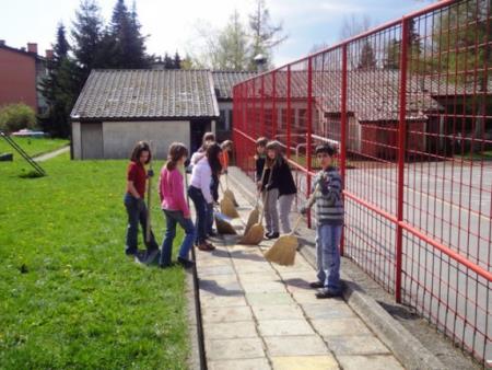 Tudi OŠ Dragotina Ketteja se je vključila v vseslovensko akcijo čiščenja 04